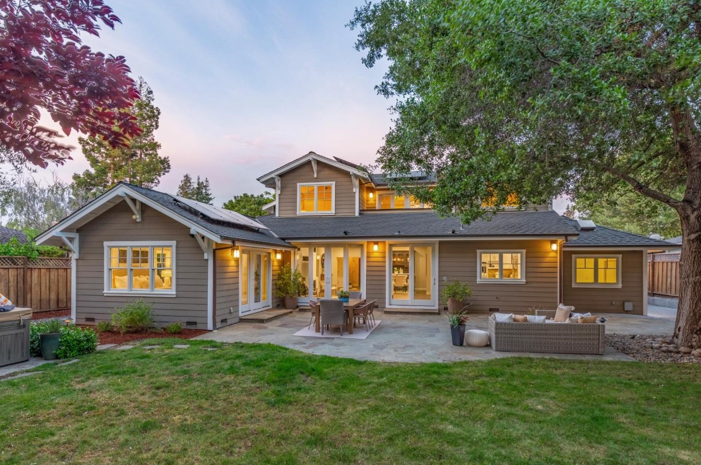 1110 Golden Way, Los Altos CA 94024-5070 exterior