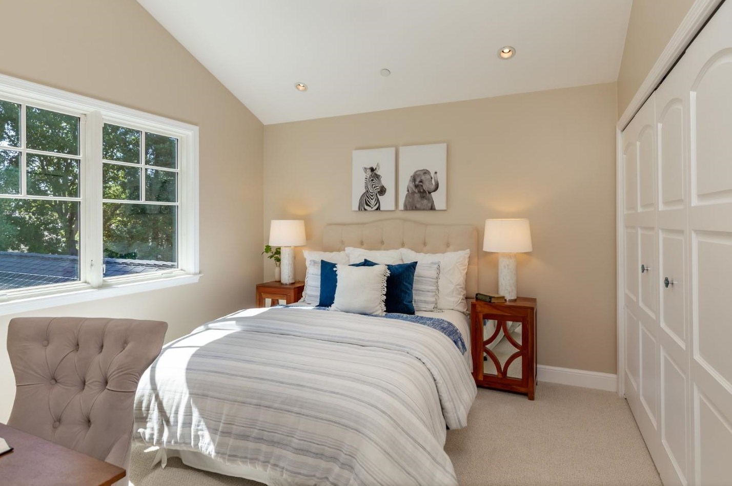 1110 Golden Way, Los Altos CA 94024-5070 exterior