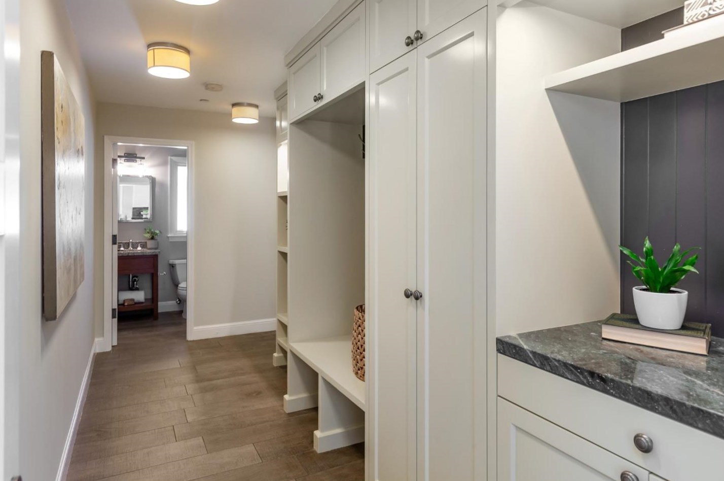 1110 Golden Way, Los Altos CA 94024-5070 exterior