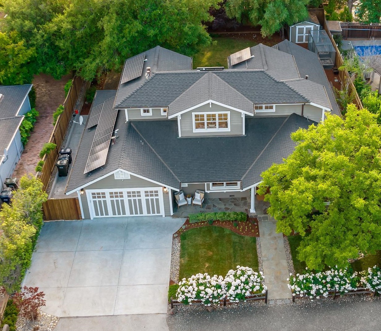 1110 Golden Way, Los Altos CA 94024-5070 exterior