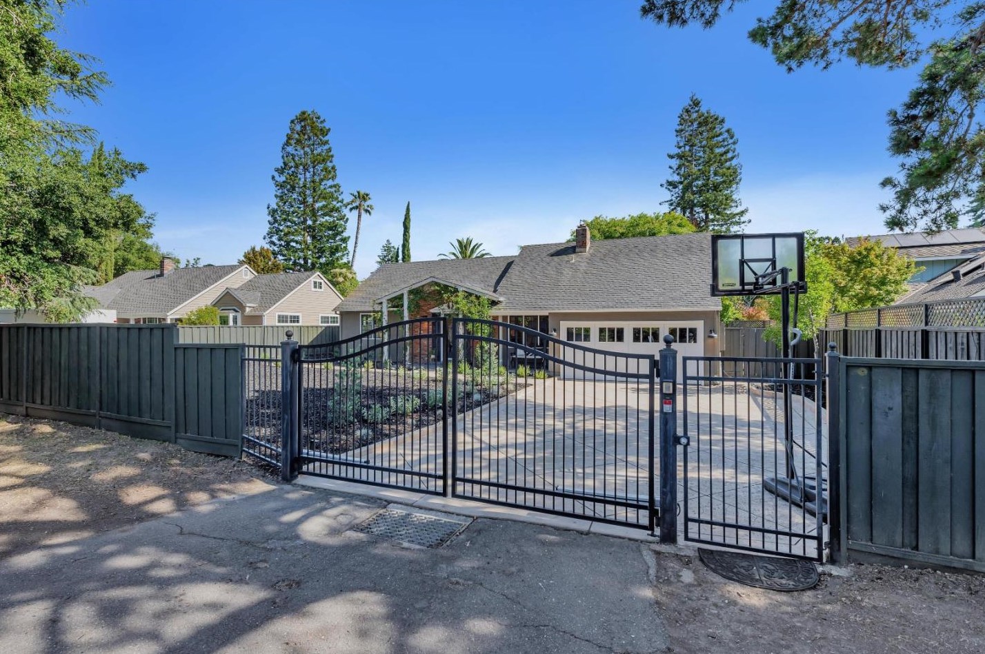 1472 Fremont Ave, Los Altos, CA 94024