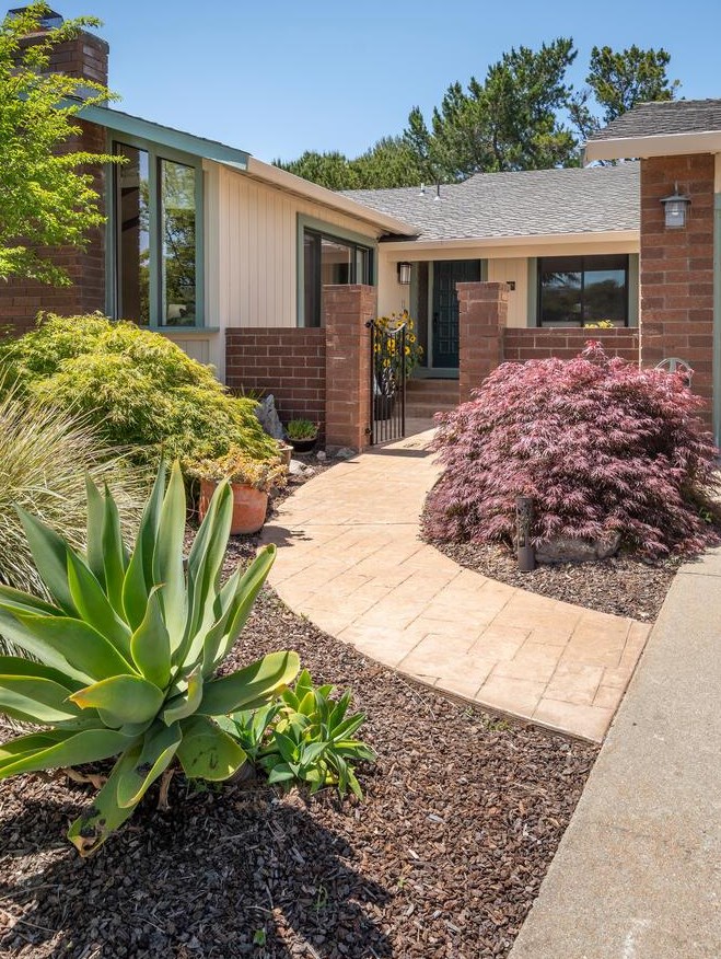 20 Malabar Ct, San Carlos, CA 94070-1507