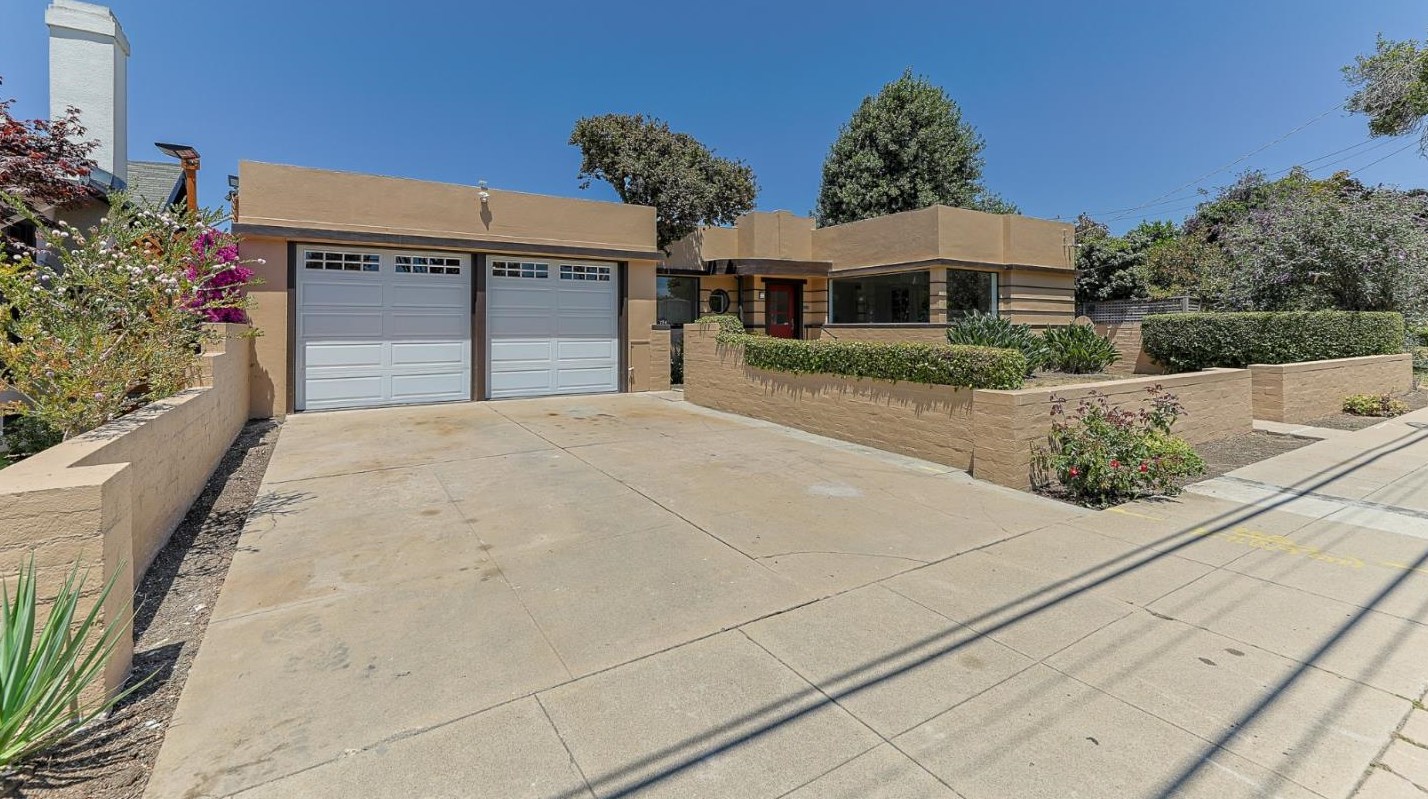 714 Pajaro St, Salinas, CA 93901-3217