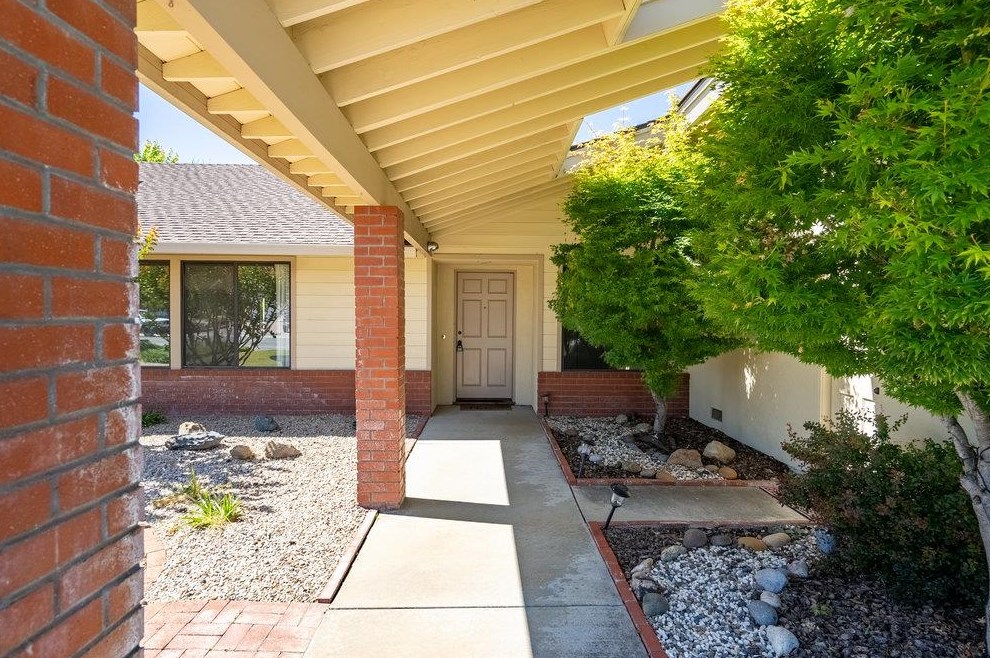 620 Lanini Dr, Hollister CA  95023-6446 exterior