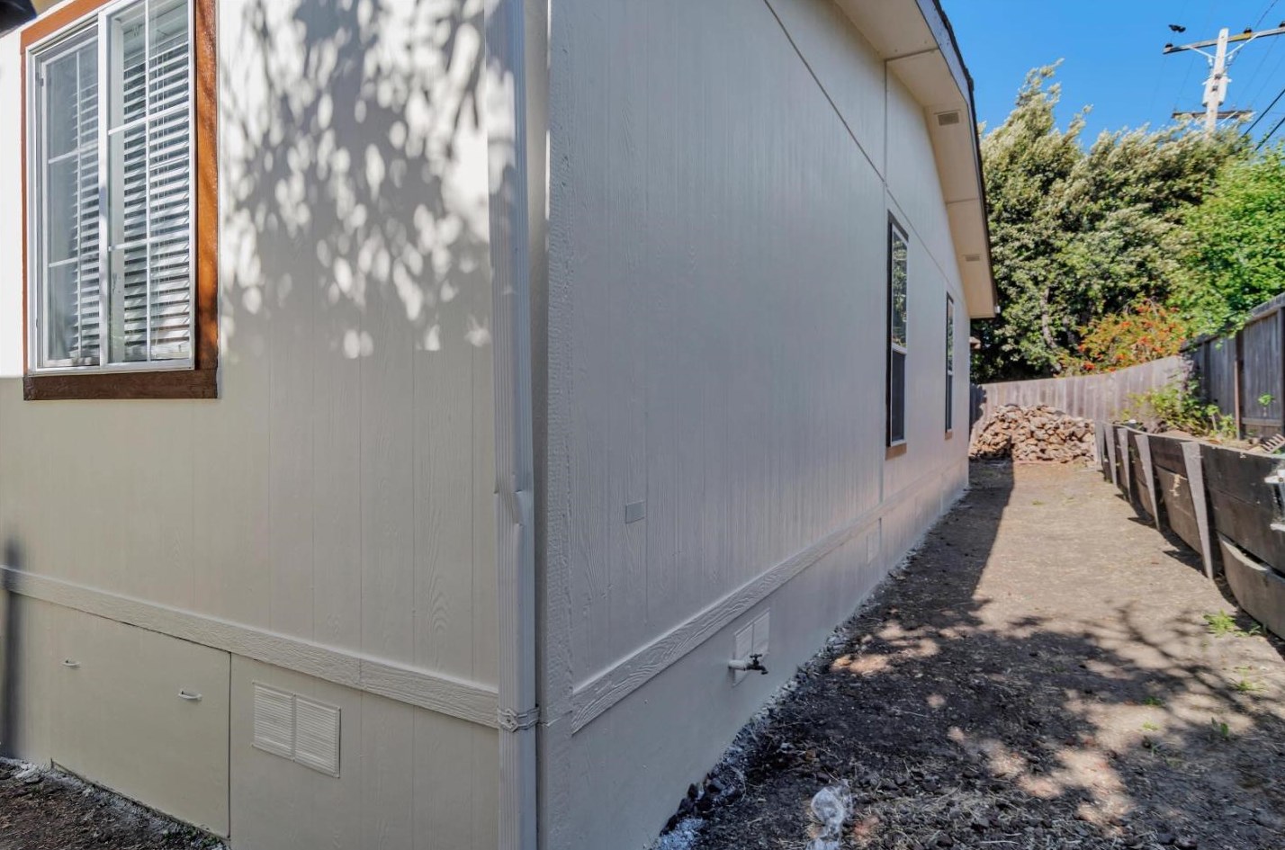 1220 Tasman Dr, Sunnyvale CA  94089-2499 exterior