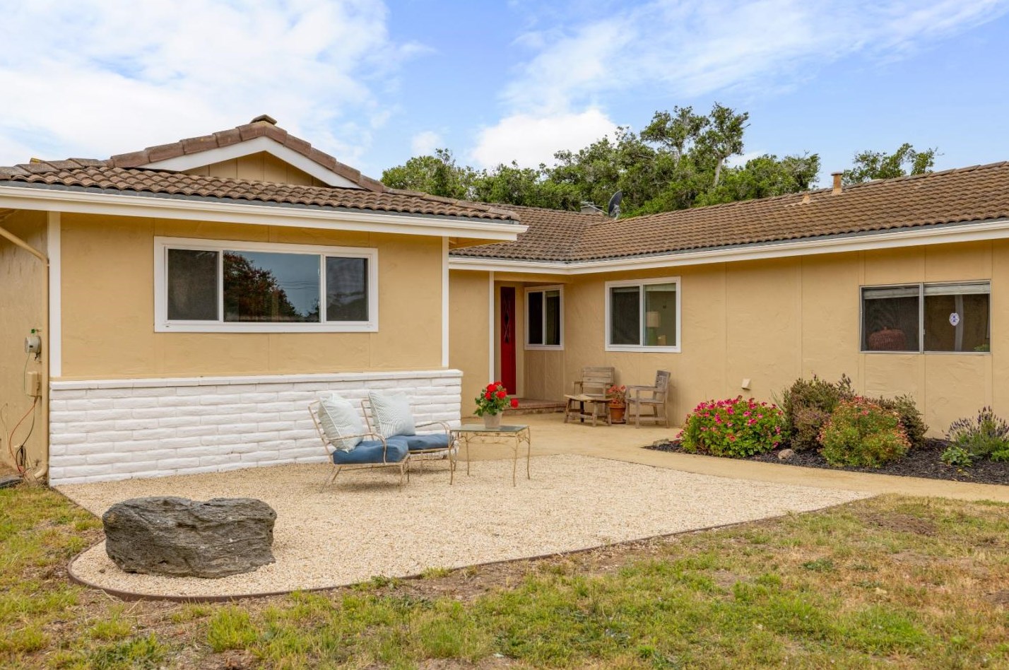 15450 Oak Hills Dr, Salinas, CA 93907