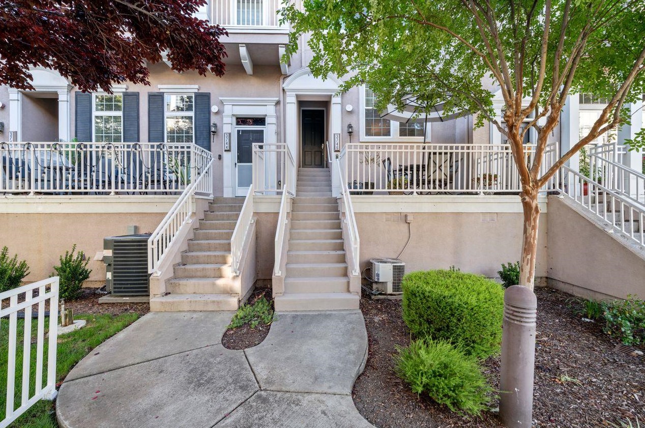 3746 Whitworth Dr, Pleasanton, CA 94568
