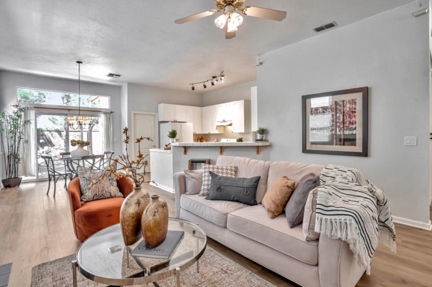 2824 Dinwiddie Way, Elk Grove CA 95758-7438 exterior