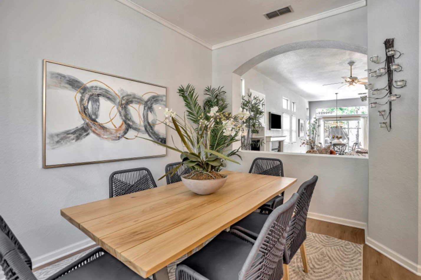 2824 Dinwiddie Way, Elk Grove CA 95758-7438 exterior