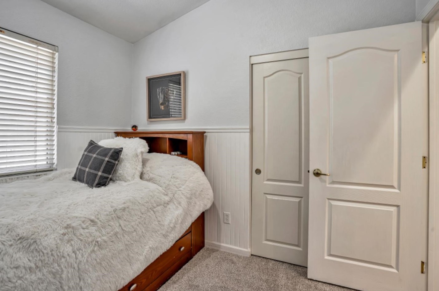 2824 Dinwiddie Way, Elk Grove CA 95758-7438 exterior