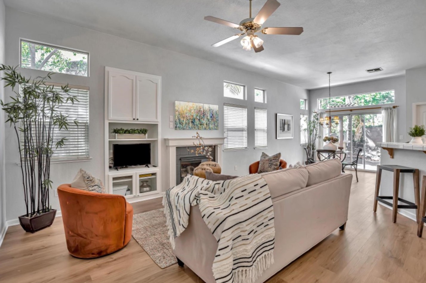 2824 Dinwiddie Way, Elk Grove CA 95758-7438 exterior