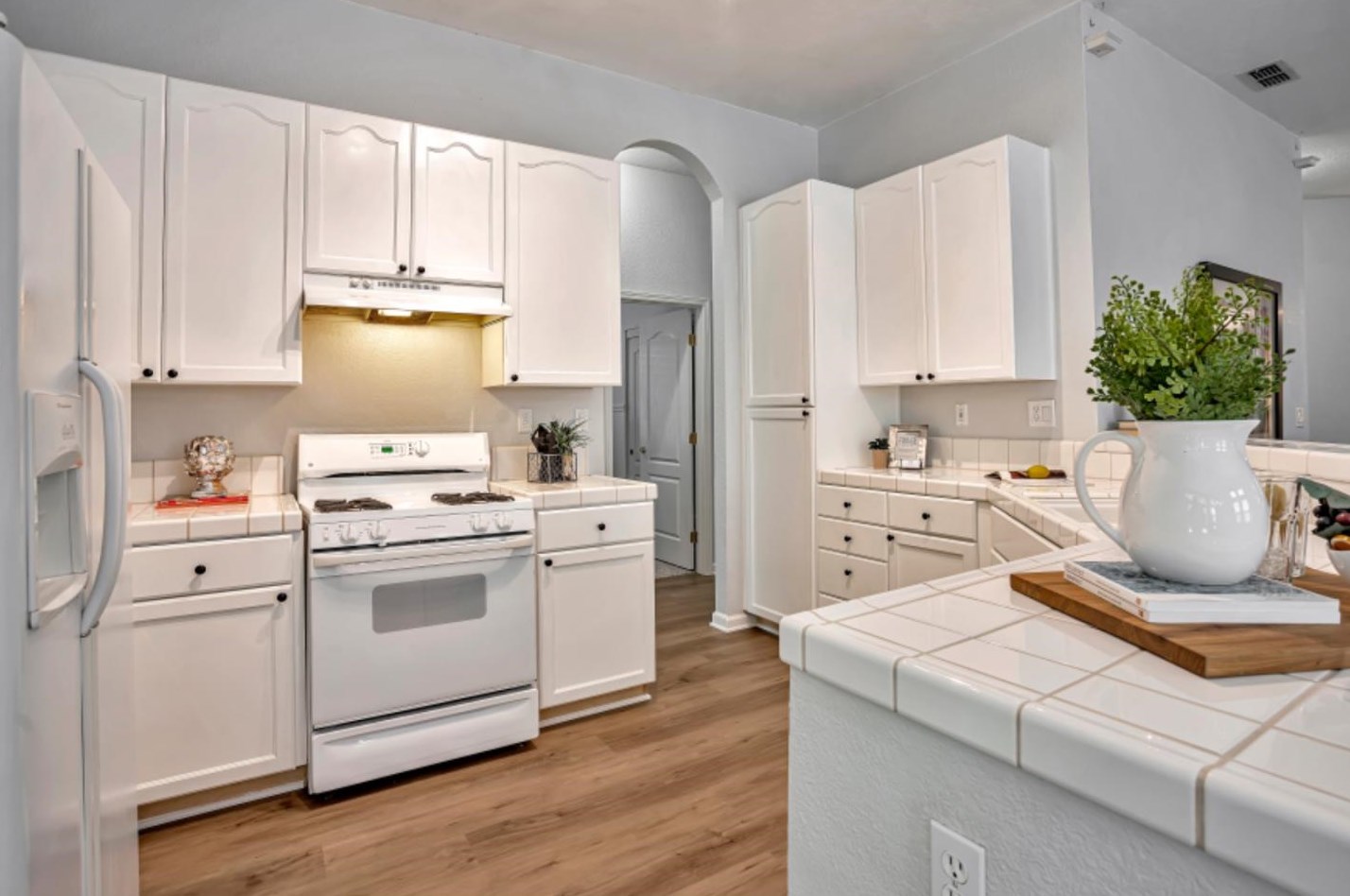 2824 Dinwiddie Way, Elk Grove CA 95758-7438 exterior