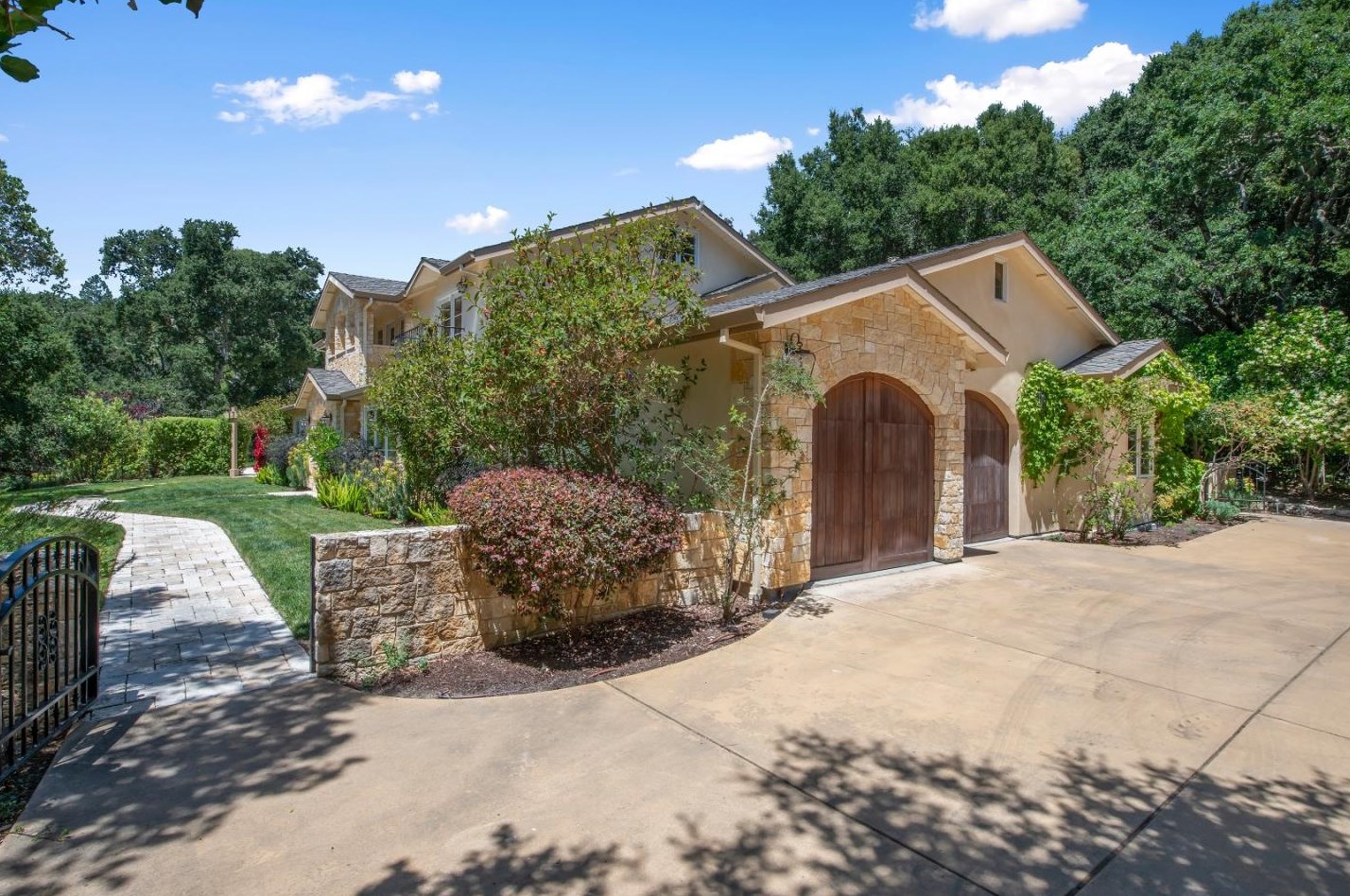 25 Bear Gulch Dr, Menlo Park, CA 94028-7904