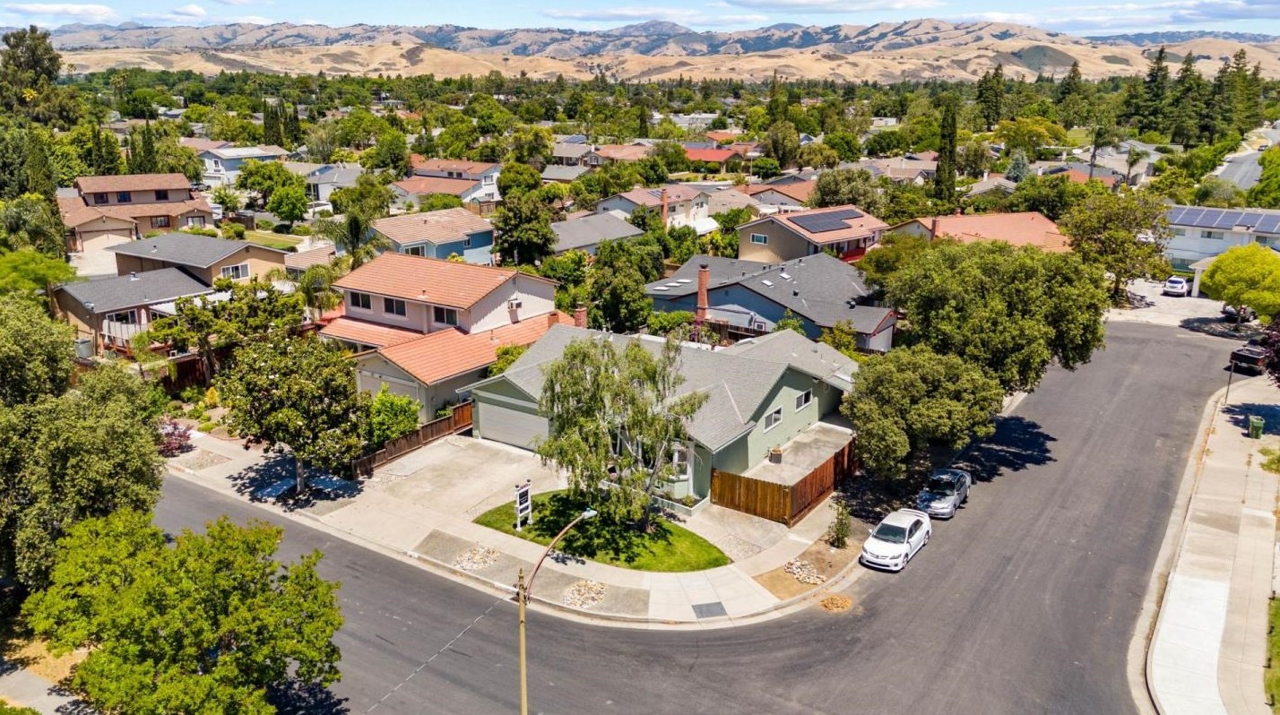 377 Colville Dr, San Jose, CA 95123-3503