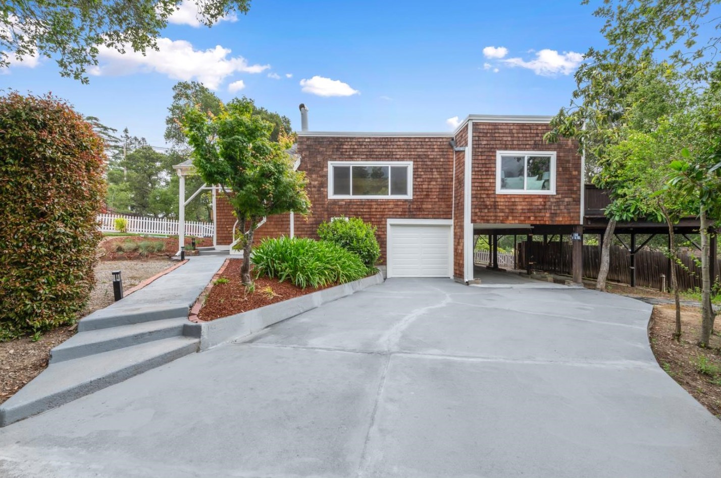 140 Santa Maria Ave, Menlo Park, CA 94028-7218