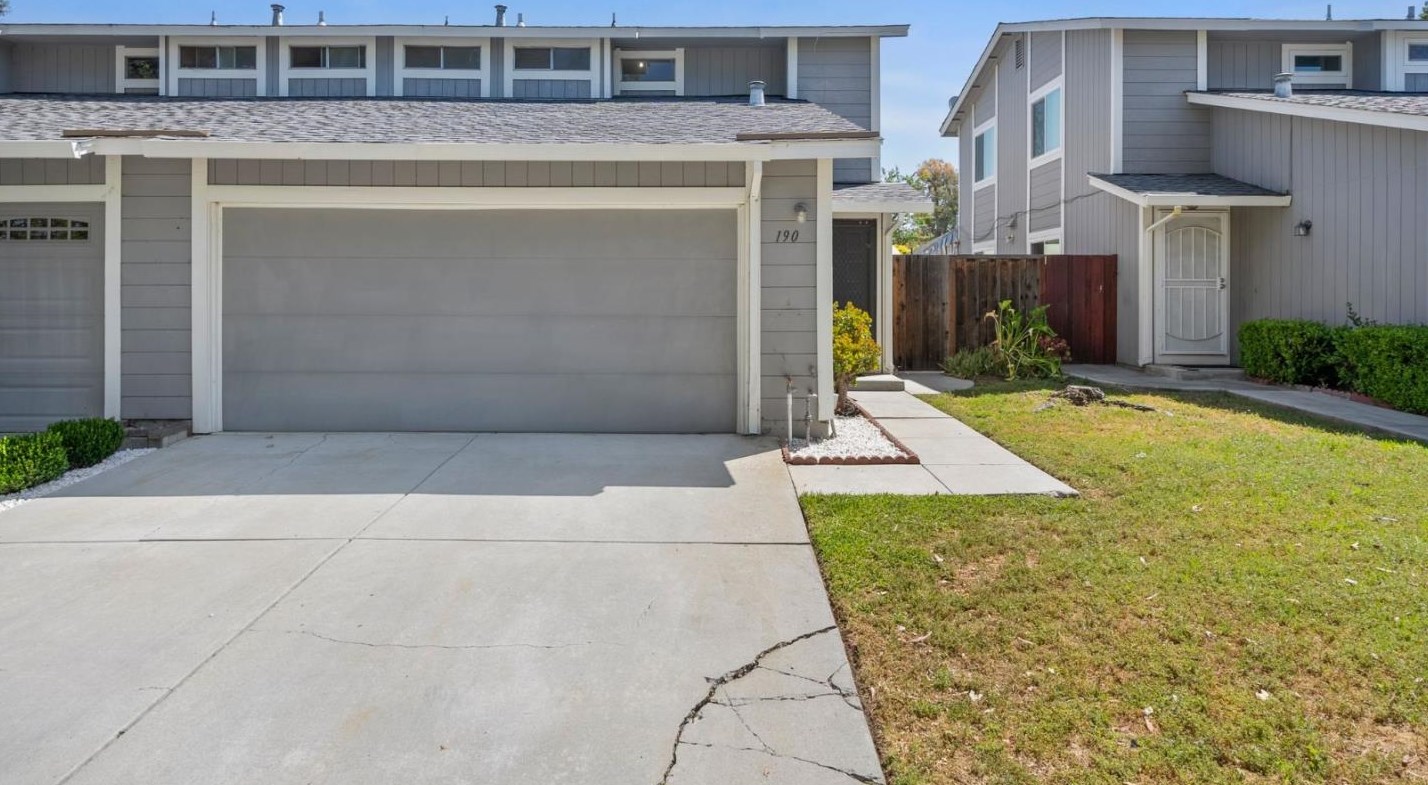 190 Moore Dr, San Jose, CA 95116-2566