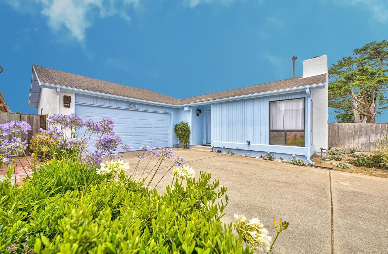 193 Linde Cir, Marina, CA 93933