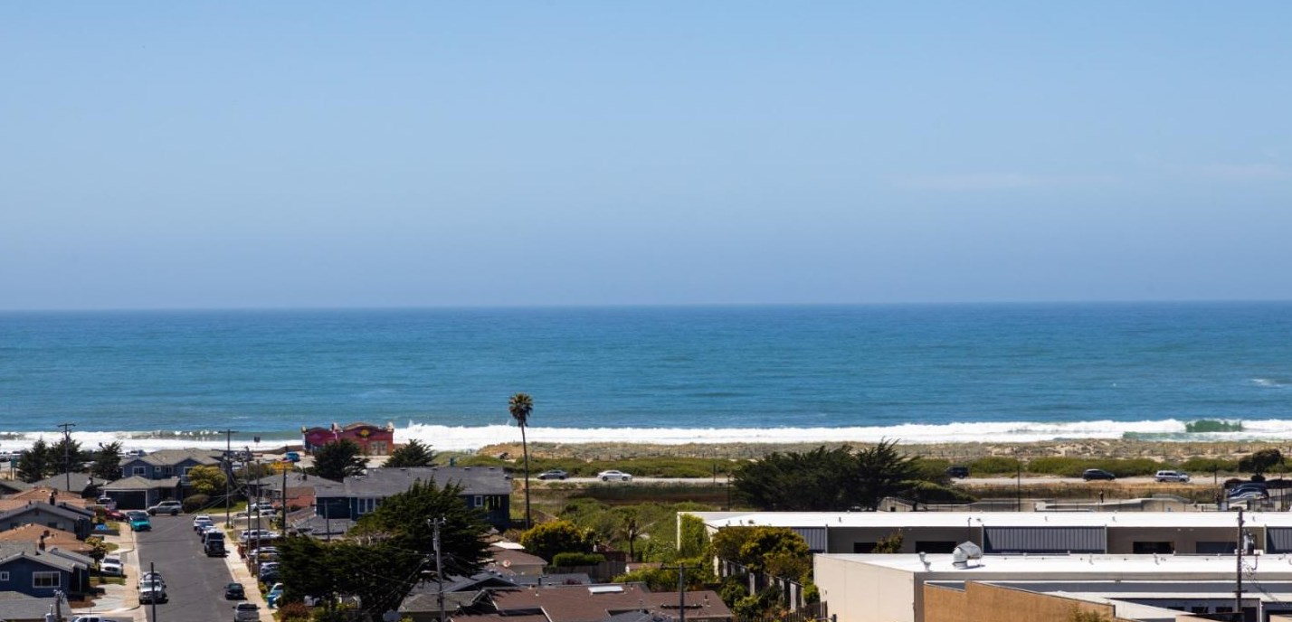 720 Alta Vista Dr, Pacifica, CA 94044
