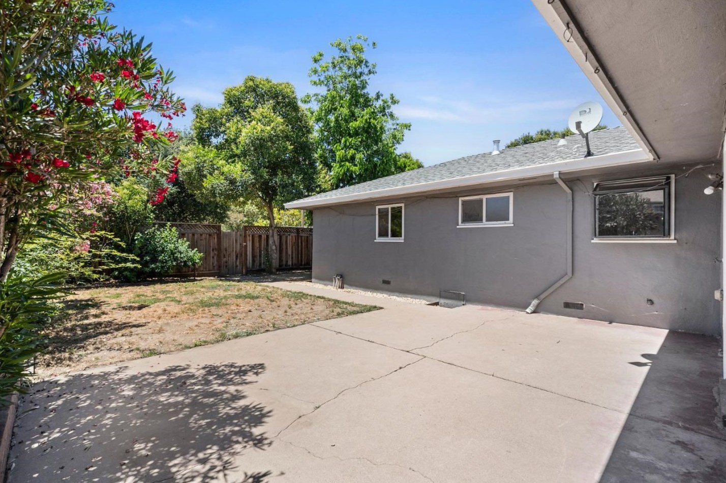 17795 Del Monte Ave, Morgan Hill CA  95037-4327 exterior