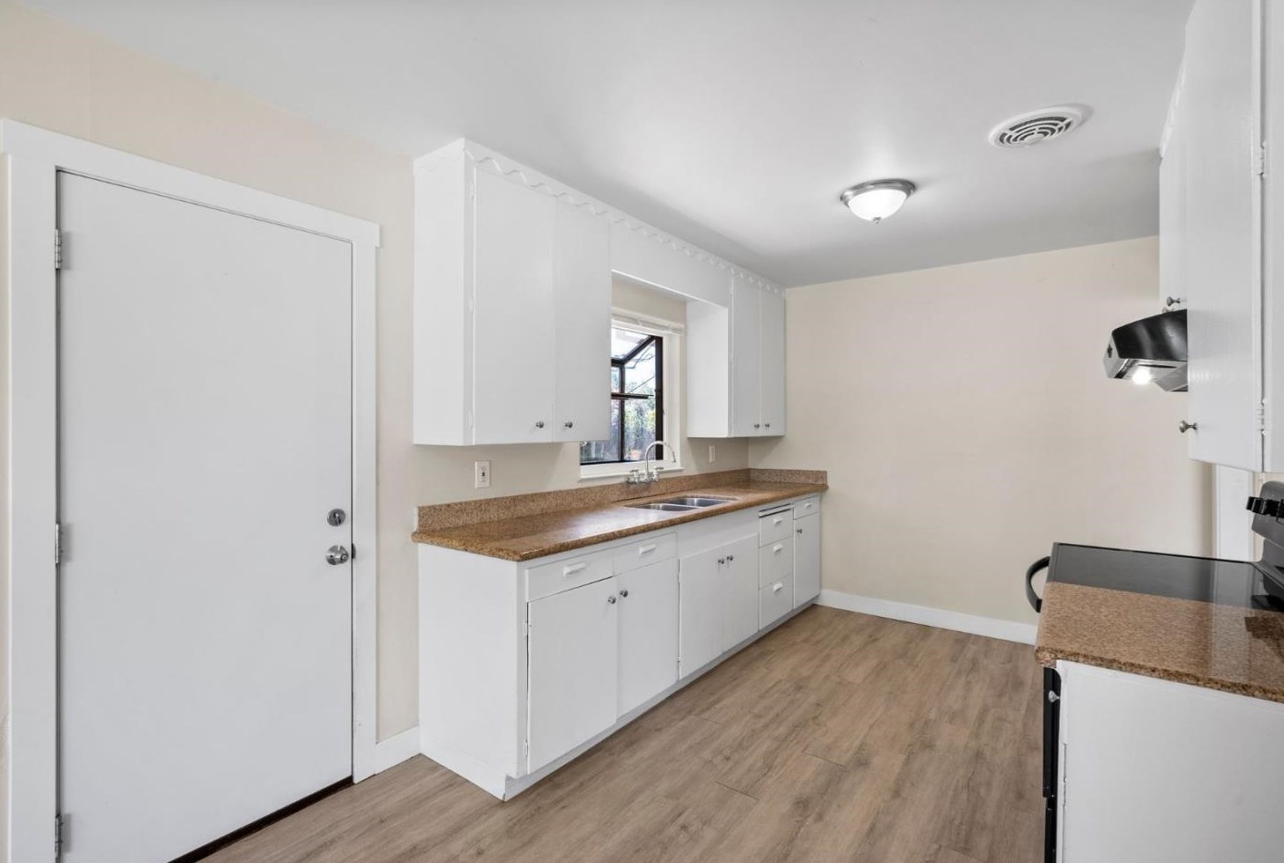 17795 Del Monte Ave, Morgan Hill CA  95037-4327 exterior