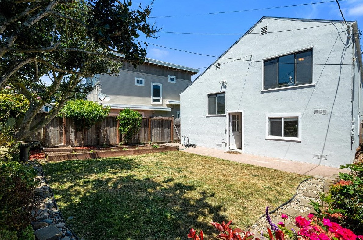 95 Fairmont Dr, Daly City CA  94015-3071 exterior