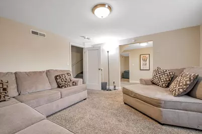 8245 Golf Links Rd, Oakland, CA 94605 - Photo 10
