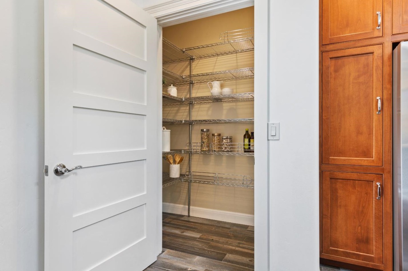 1220 Grant Rd, Los Altos CA 94024-6149 exterior