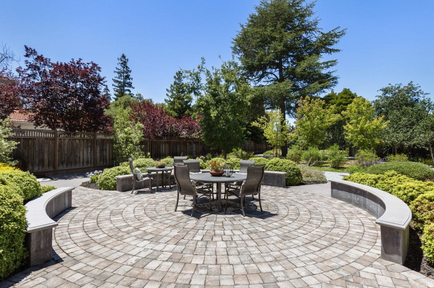 1220 Grant Rd, Los Altos CA 94024-6149 exterior