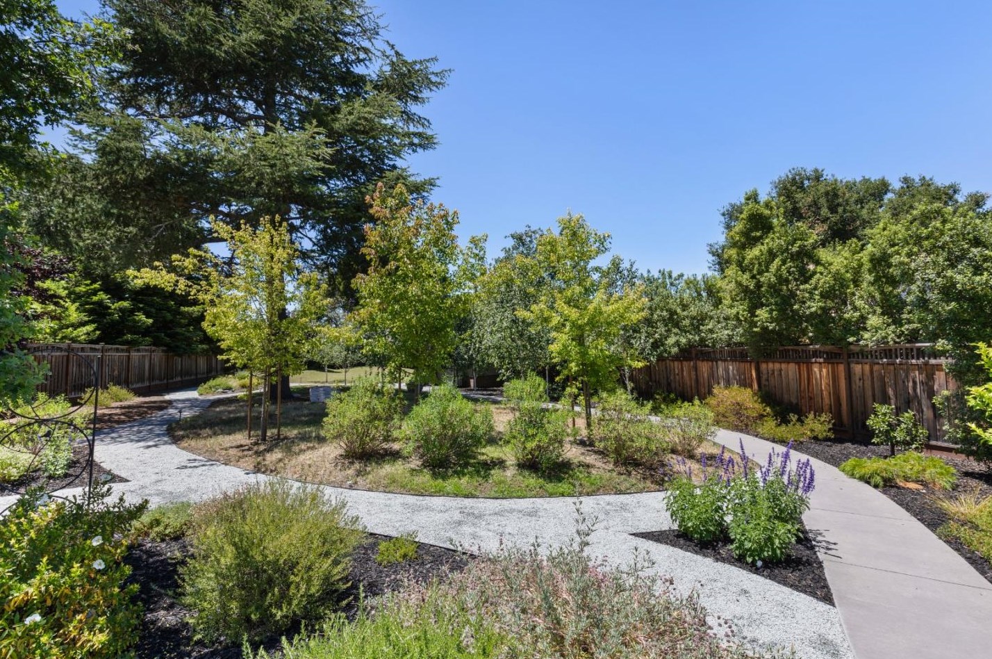 1220 Grant Rd, Los Altos CA 94024-6149 exterior