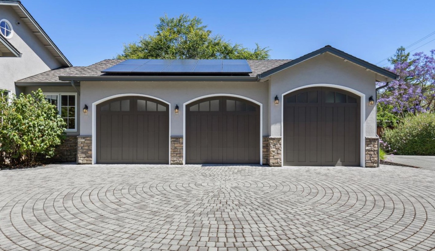 1220 Grant Rd, Los Altos CA 94024-6149 exterior