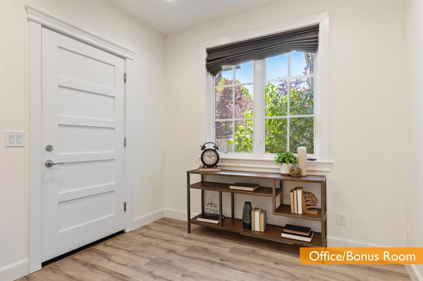 1220 Grant Rd, Los Altos CA 94024-6149 exterior