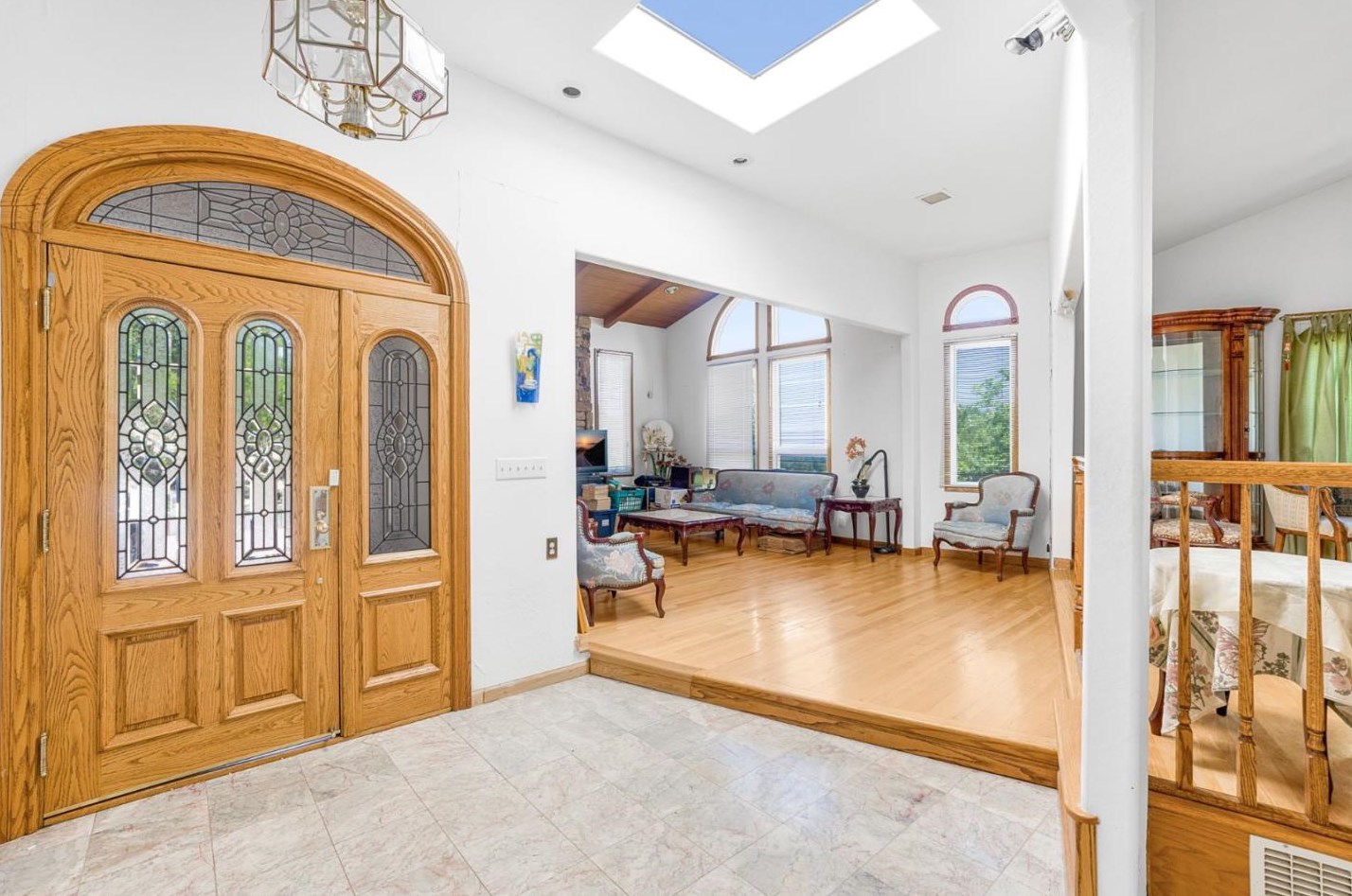 13899 Upper Hill Dr, Saratoga, CA 95070-5333