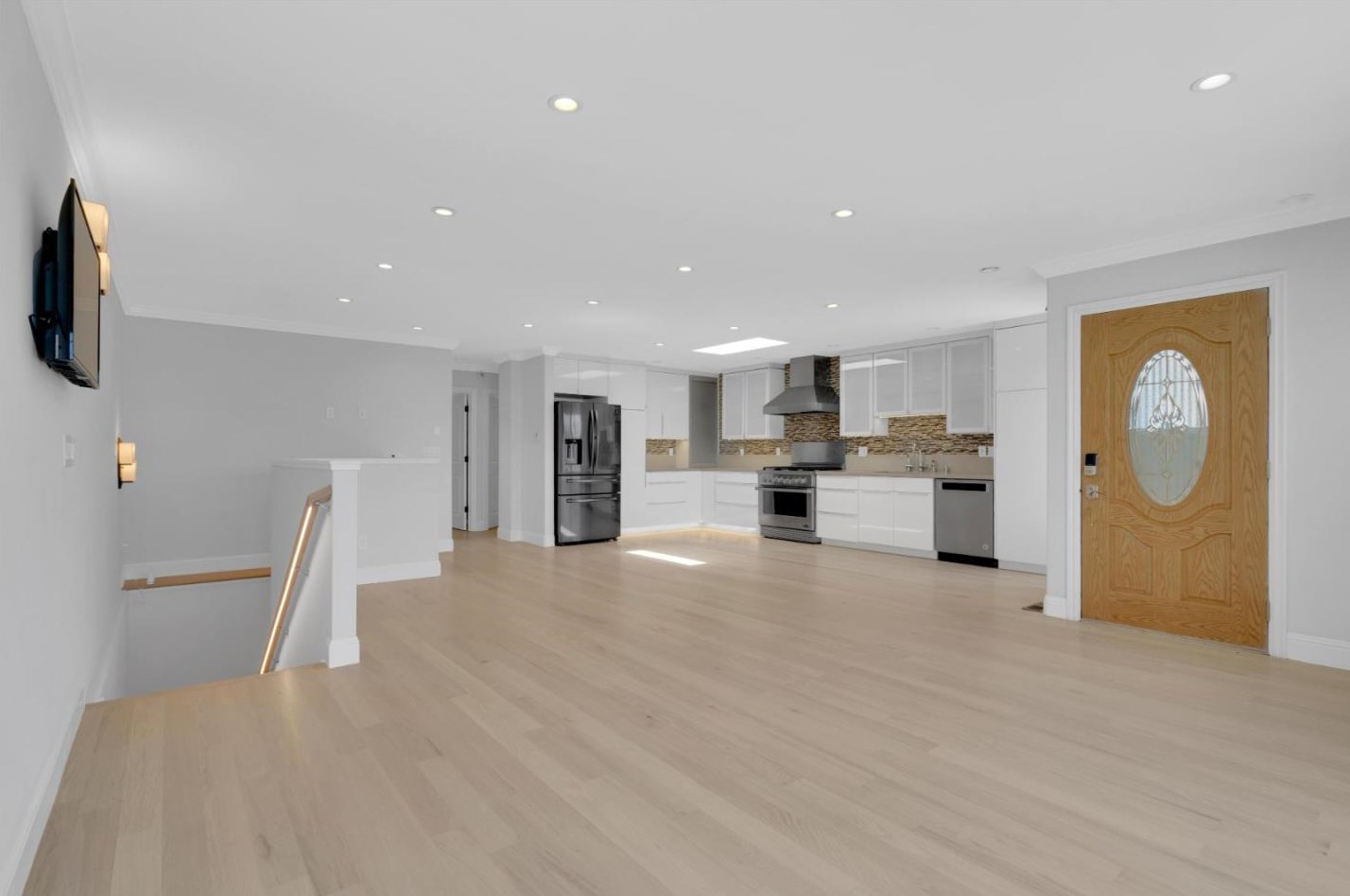 2112 Thomas Ave, San Francisco, CA 94124