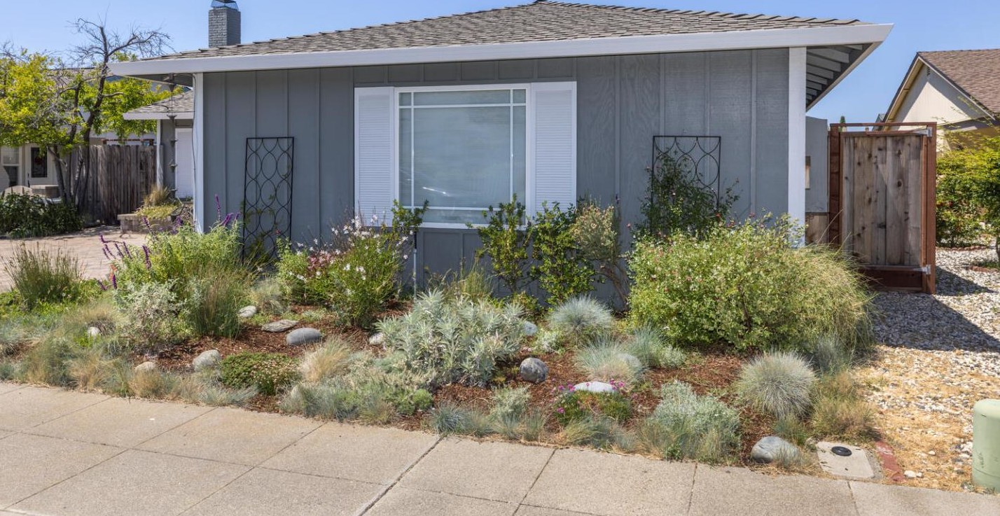 473 Chesapeake Ave, San Mateo CA  94404-3515 exterior