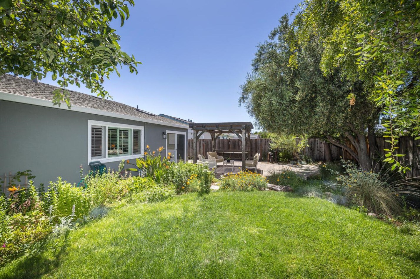473 Chesapeake Ave, San Mateo CA  94404-3516 exterior