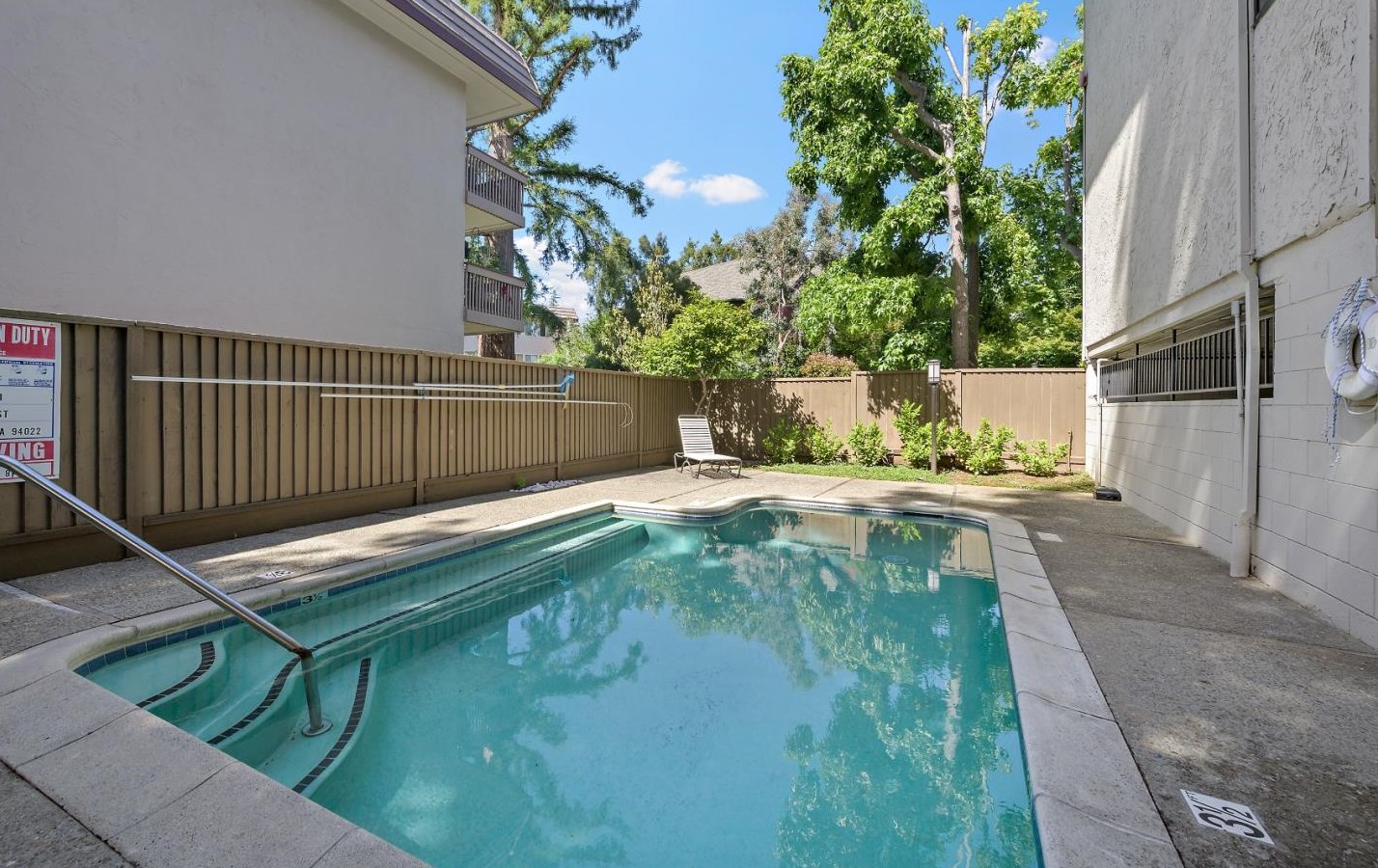 101 2nd St, Los Altos CA  94022-2704 exterior