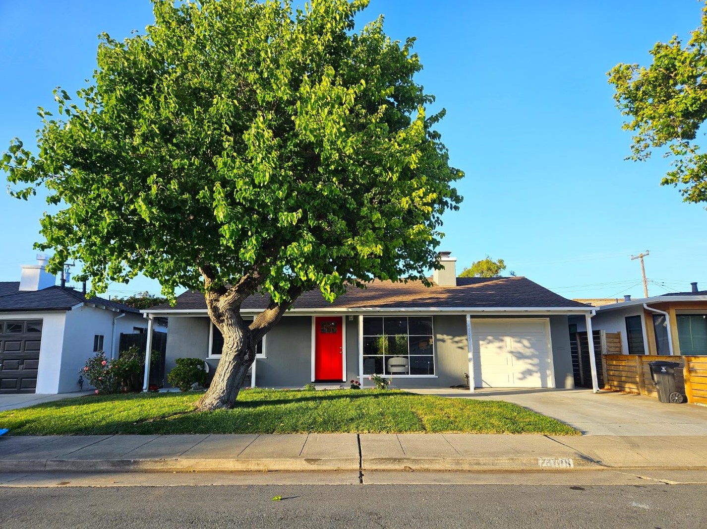 4005 Branson Dr, San Mateo, CA 94403