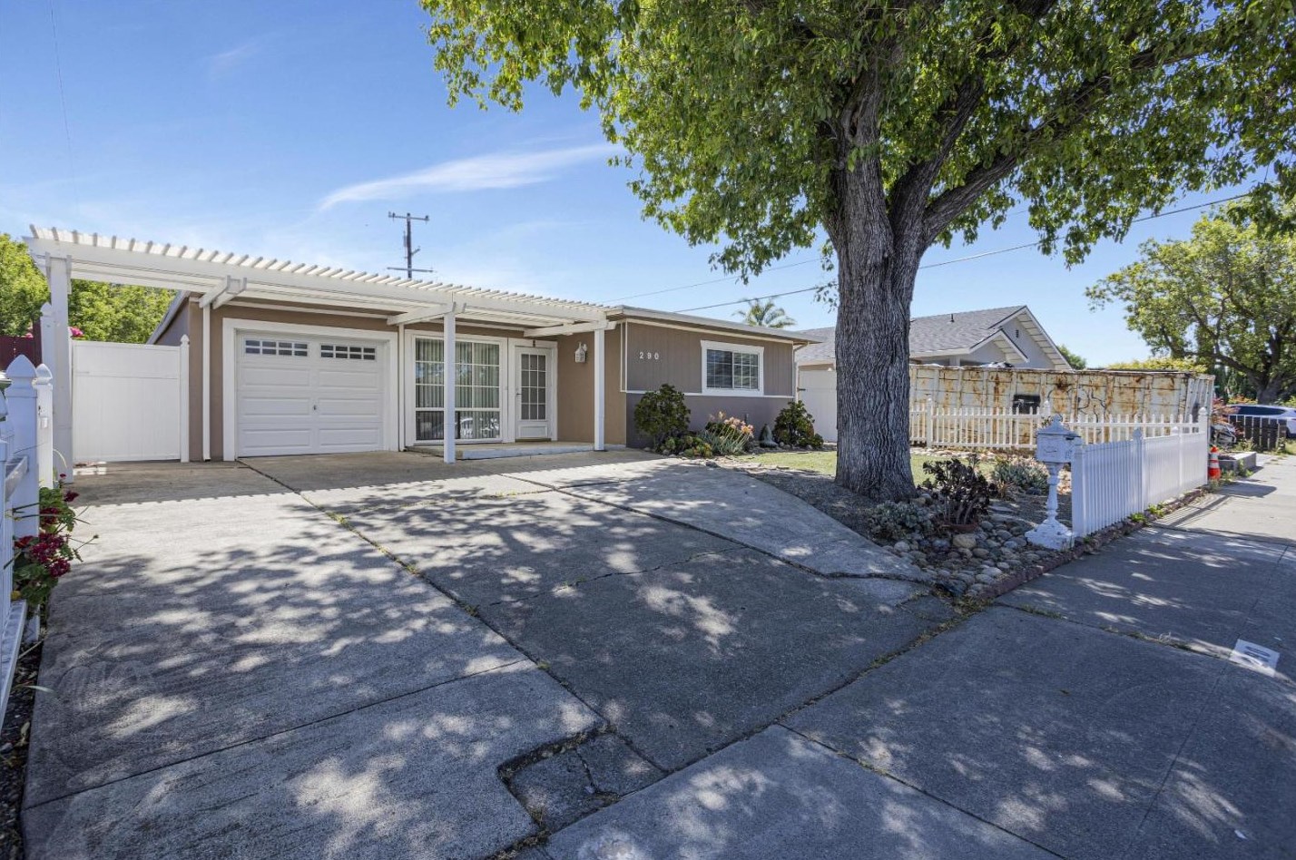 290 Carnegie Dr, Milpitas, CA 95035