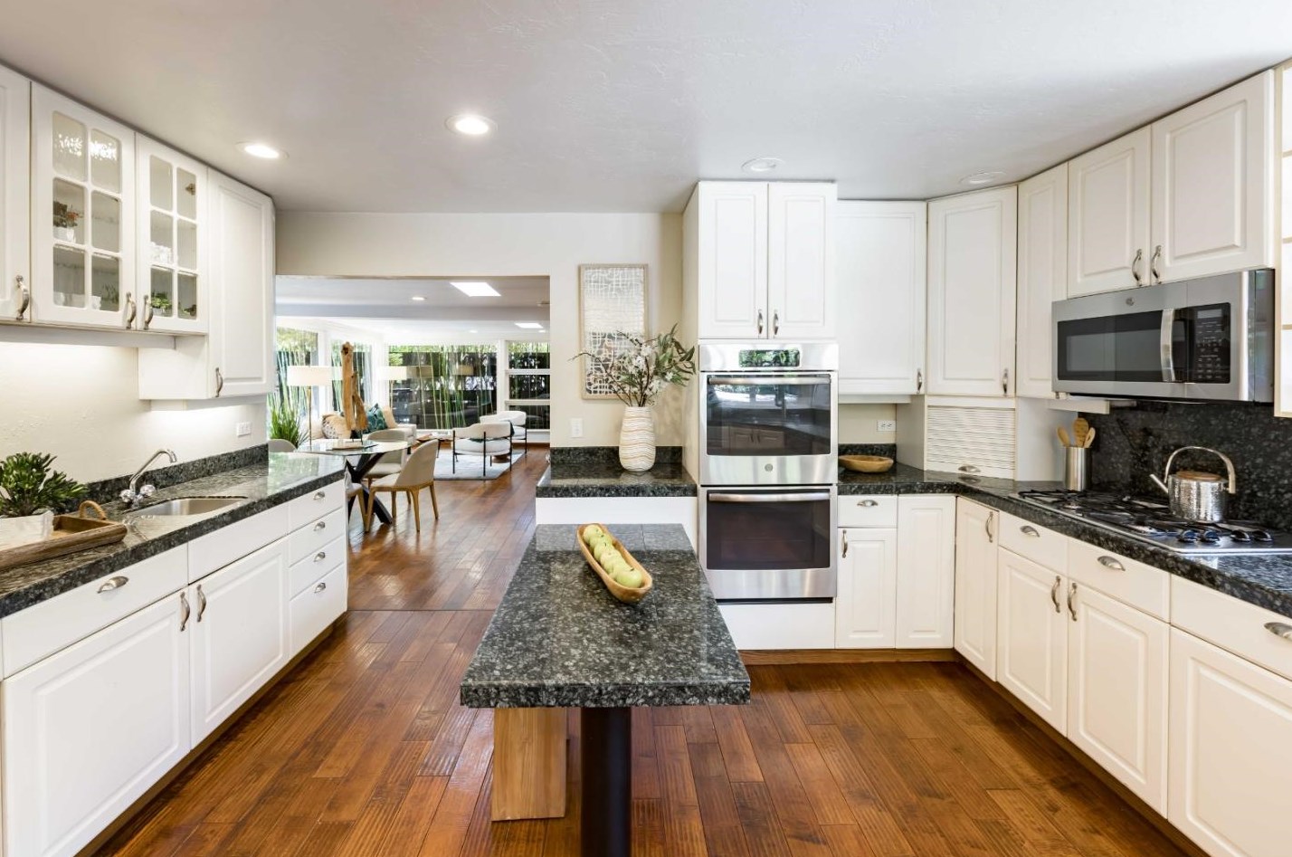 2182 Clayton Dr, Menlo Park CA exterior