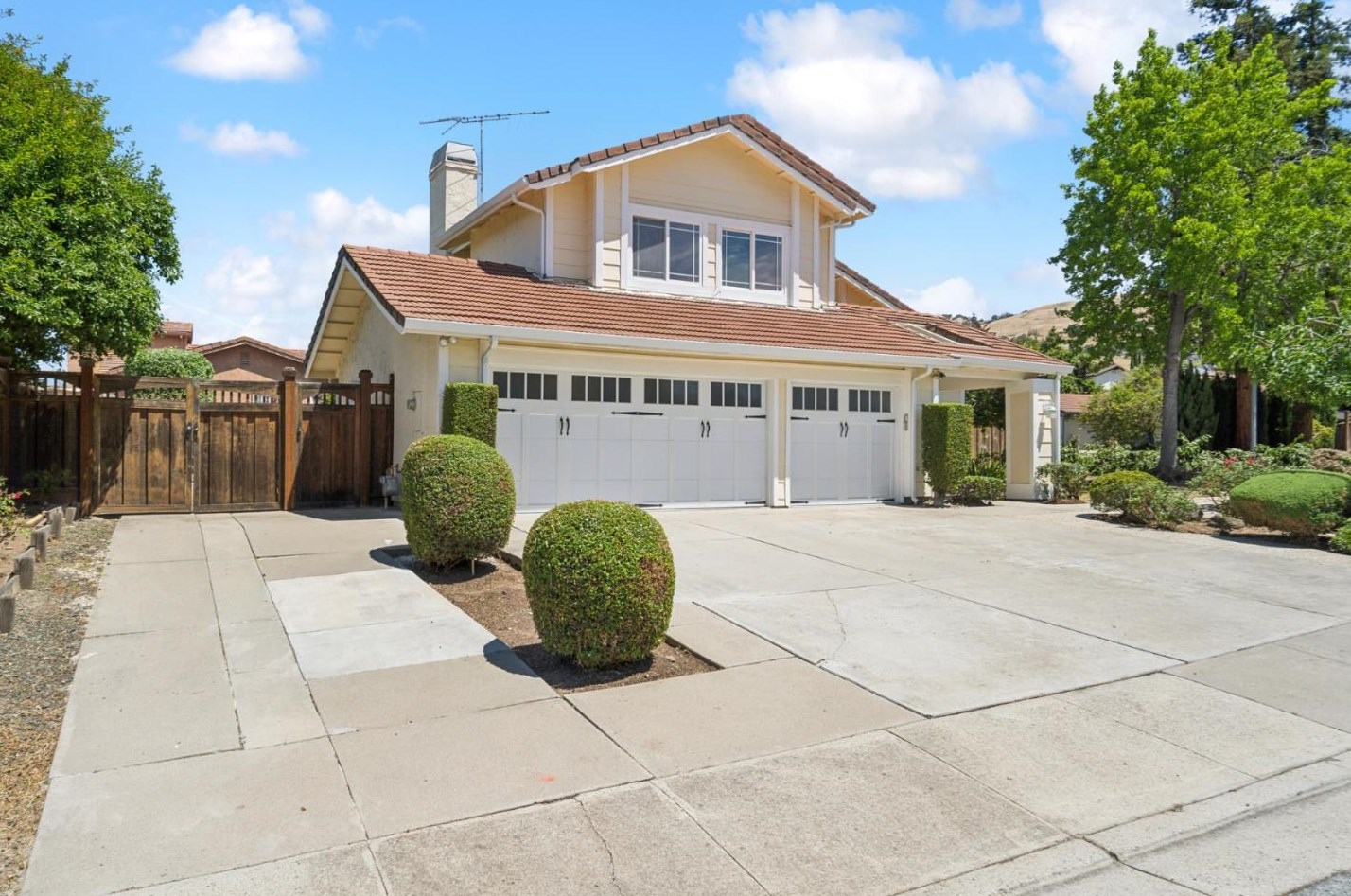3473 Ambum Ave, San Jose, CA 95148-2802
