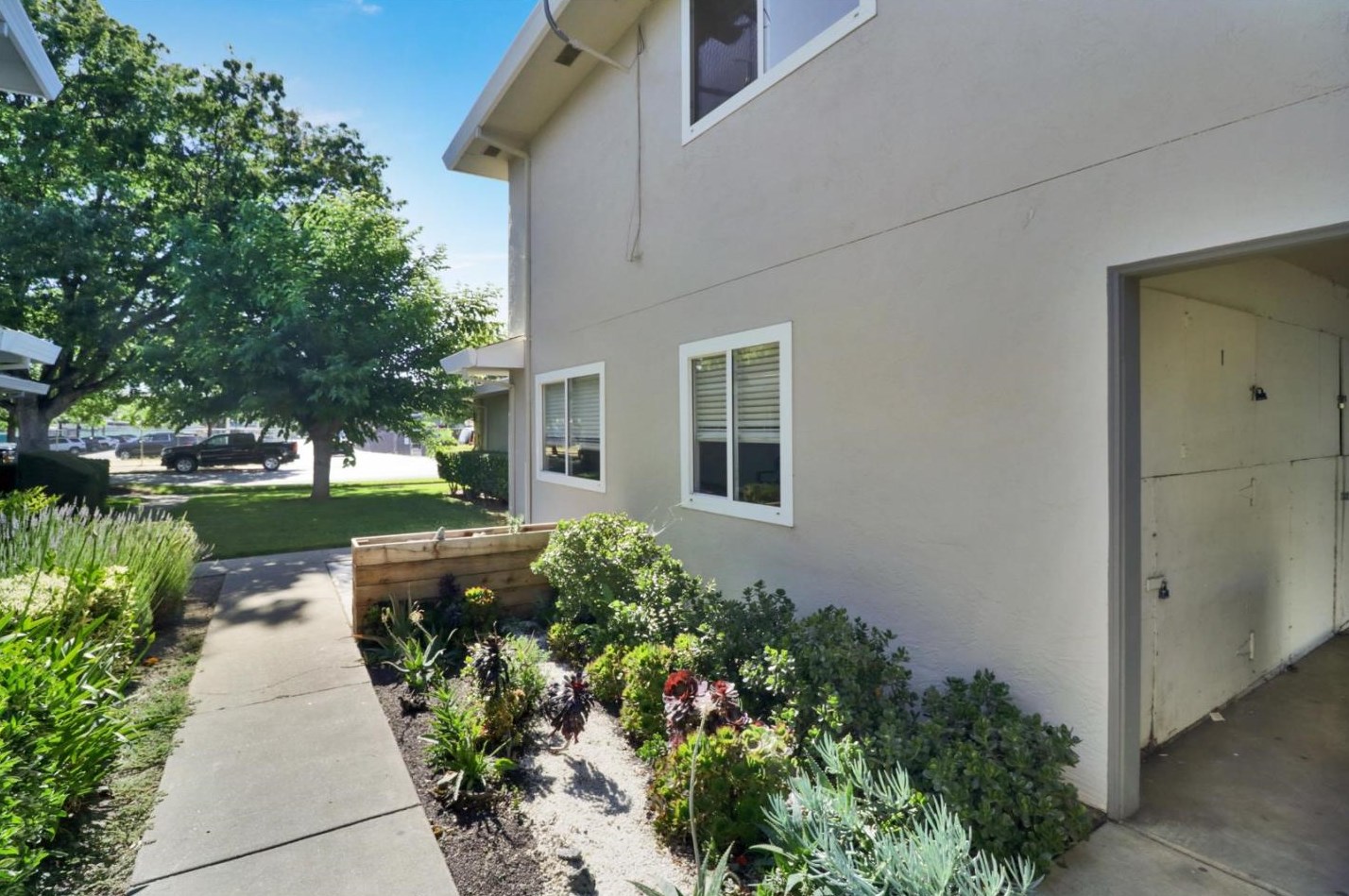 5519 Eagles Ln, San Jose, CA 95123-5803