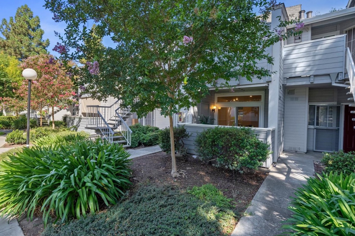 276 Shadow Run Dr, San Jose, CA 95110-3554