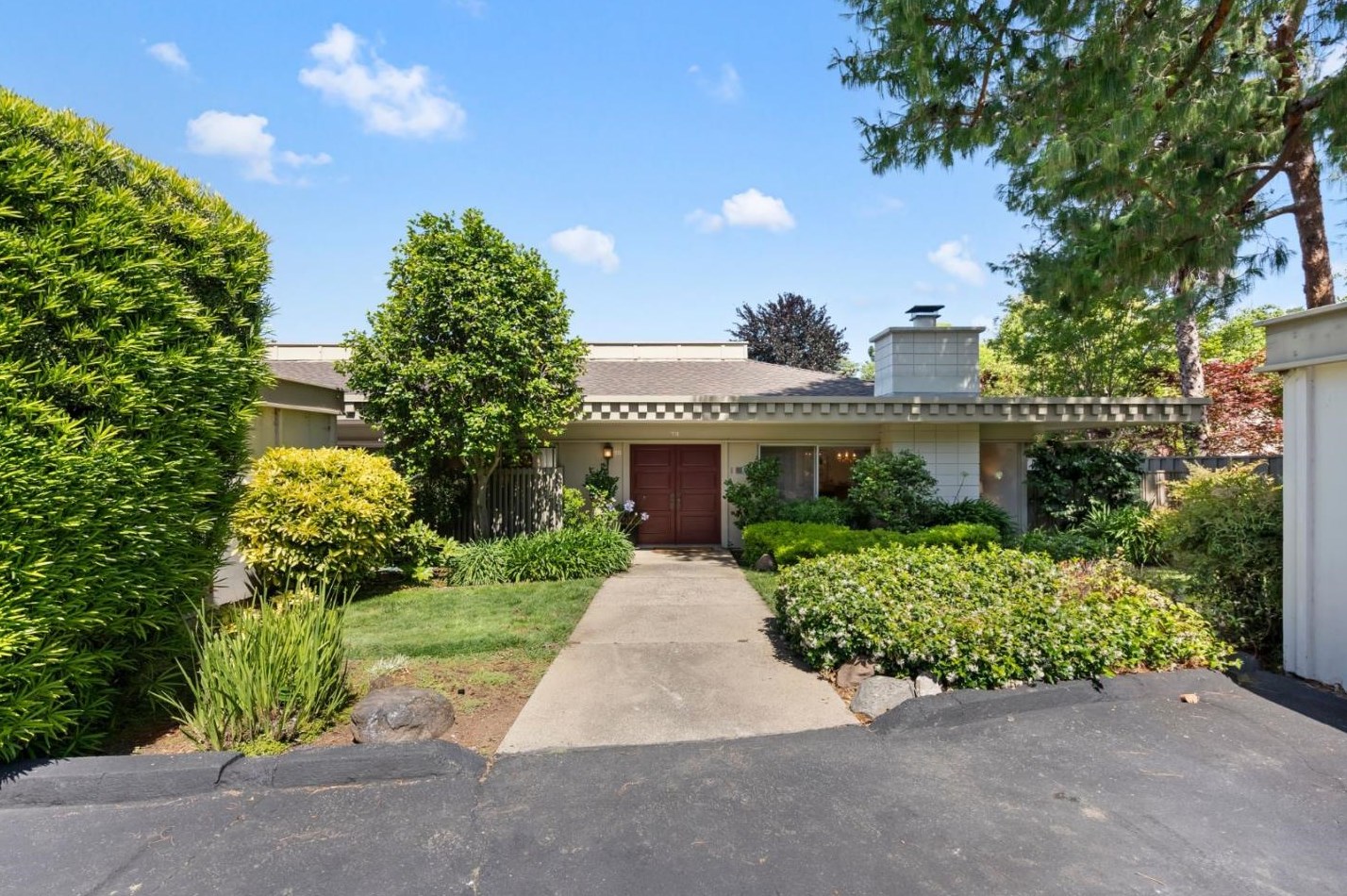 73 Los Altos Sq, Los Altos, CA 94022-1429