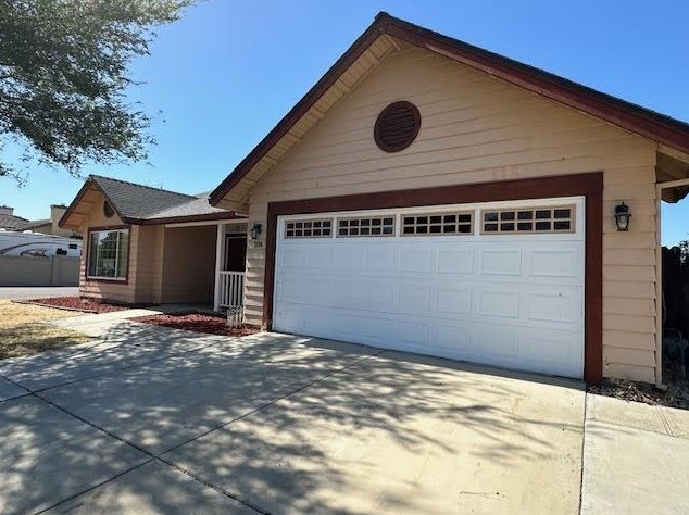 1330 El Cajon Ln, Los Banos, CA 93635