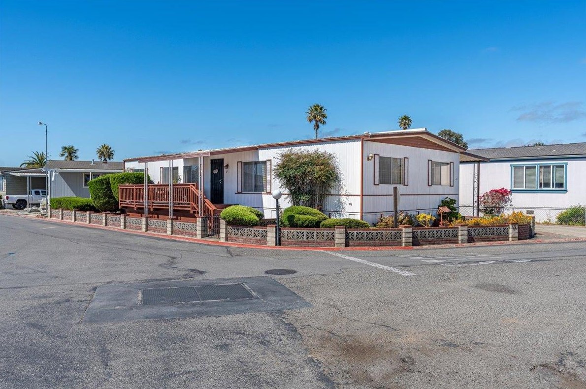 255 Bolivar St, Salinas, CA 93906-1755