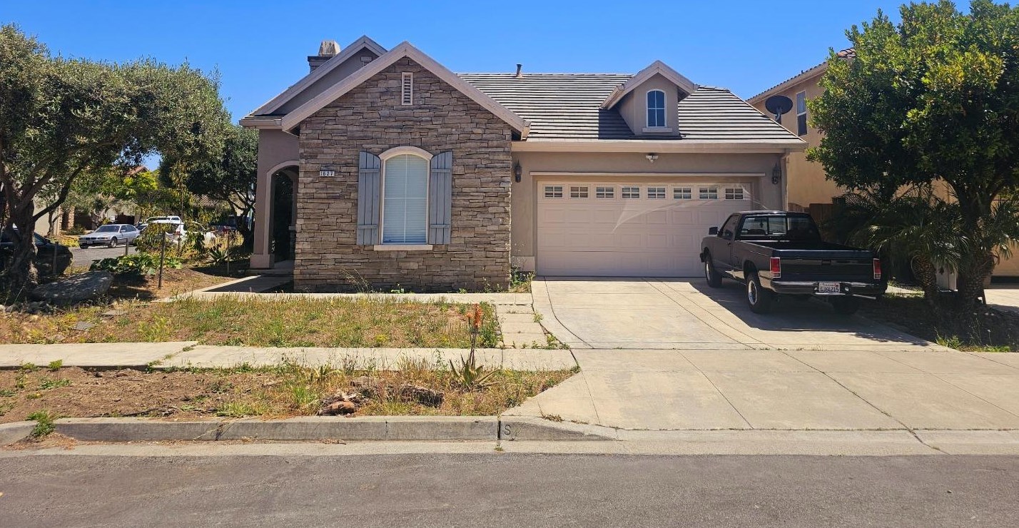1627 Piazza Dr, Salinas, CA 93905