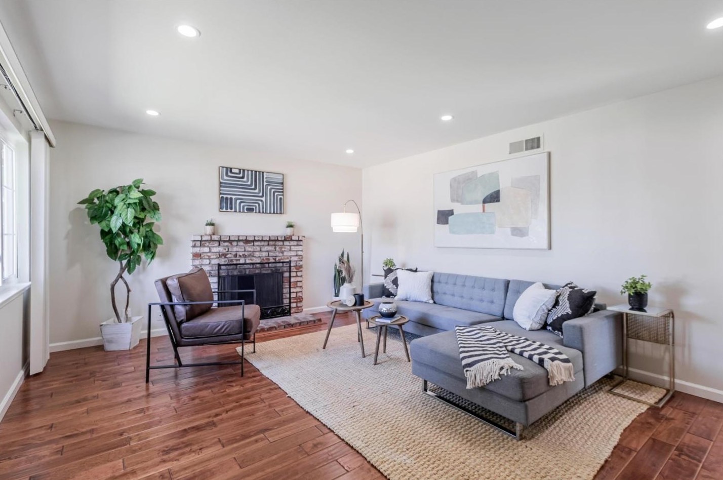 1076 Avondale St, San Jose, CA 95129-2803