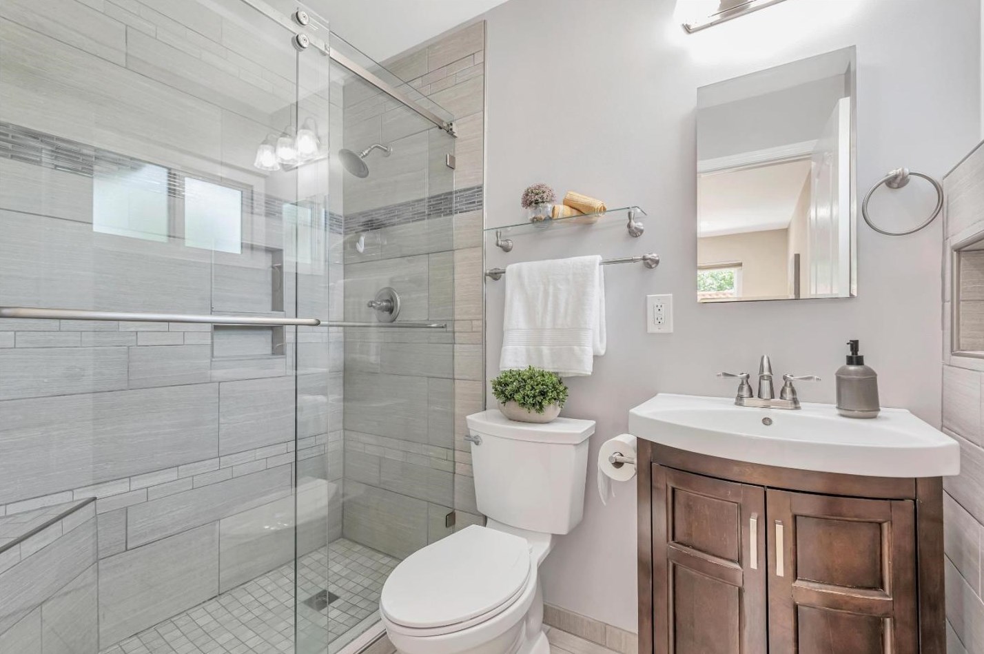 490 Temple Dr, Milpitas CA  95035-6036 exterior