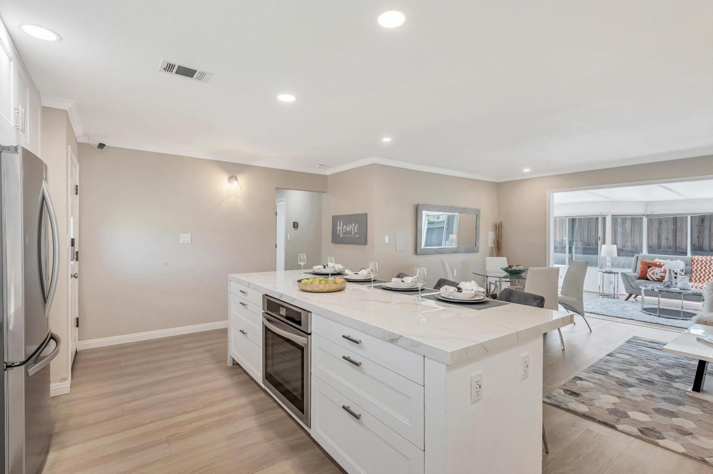 490 Temple Dr, Milpitas CA  95035-6036 exterior