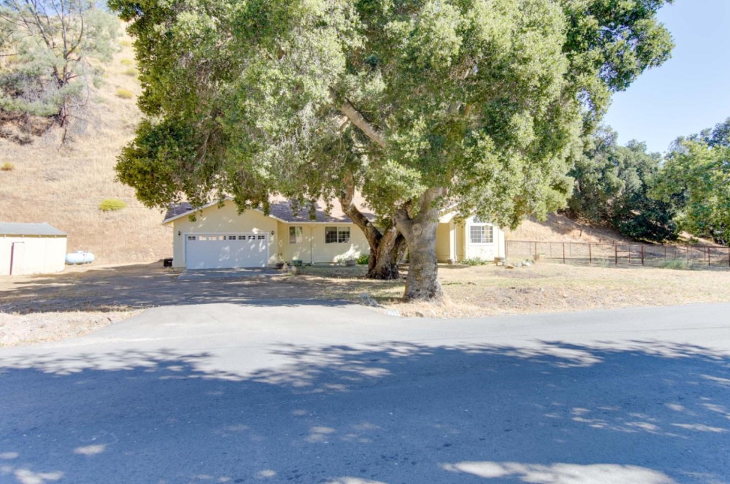 1110 Limekiln Rd, Hollister, CA 95023
